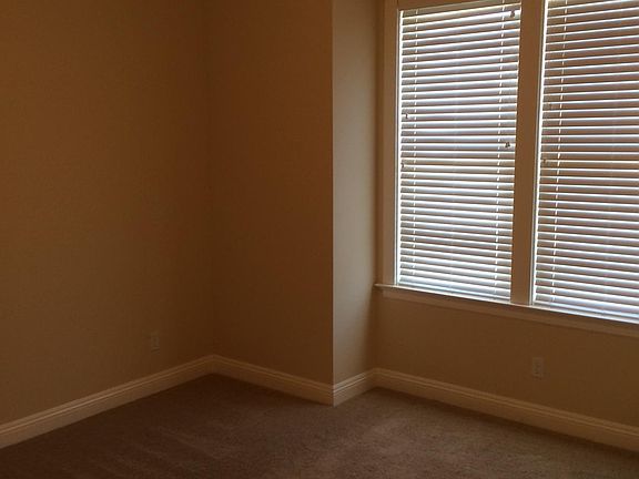 2nd image of 438 Nicora Pl
