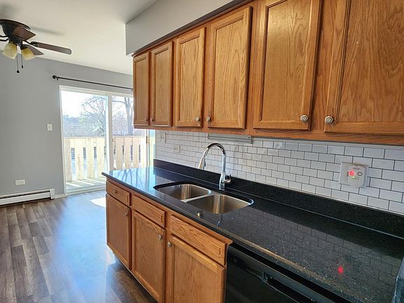 4th image of 1005 Dickens Way #C