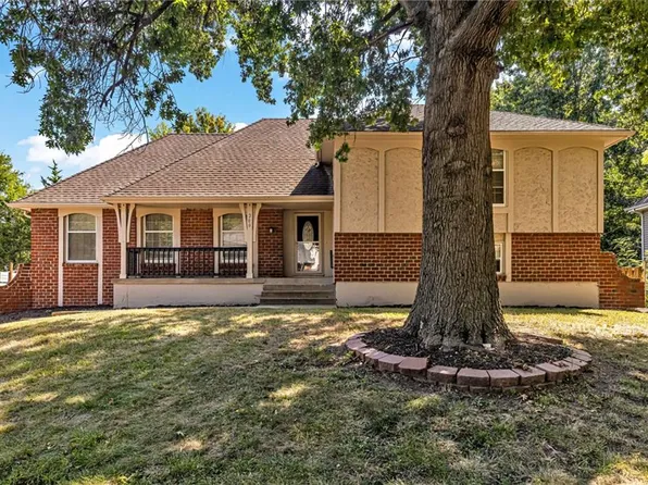 200 NE Locust Dr, Blue Springs, MO 64014