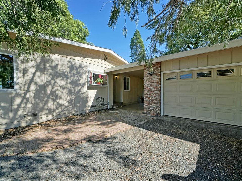 1st image of 580 Skyline Dr