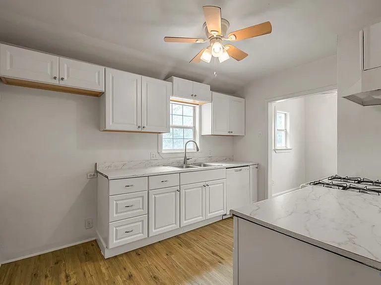 609 Storey Ave — Photo 16
