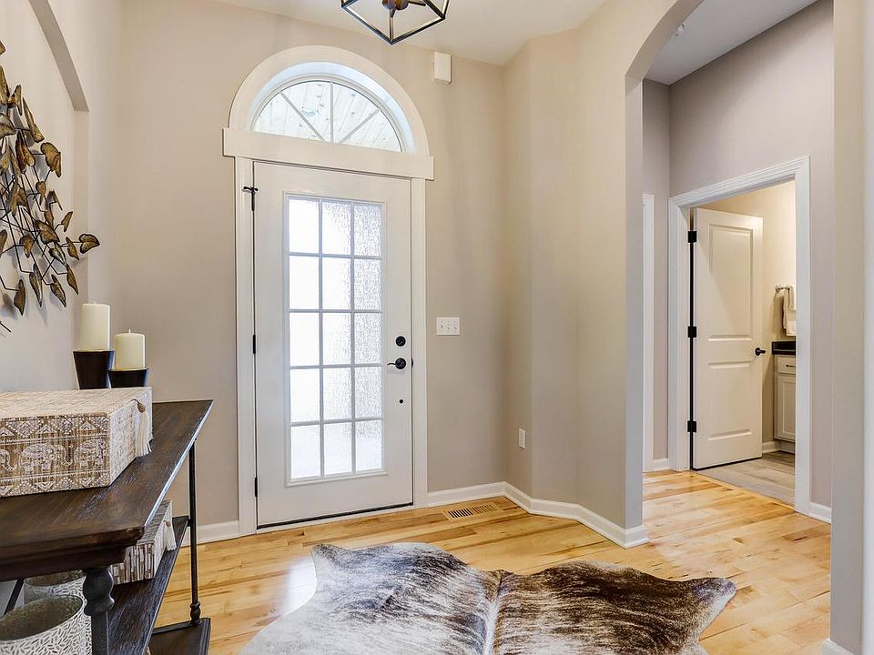 1st image of 1627 St Andrews DRIVE #11