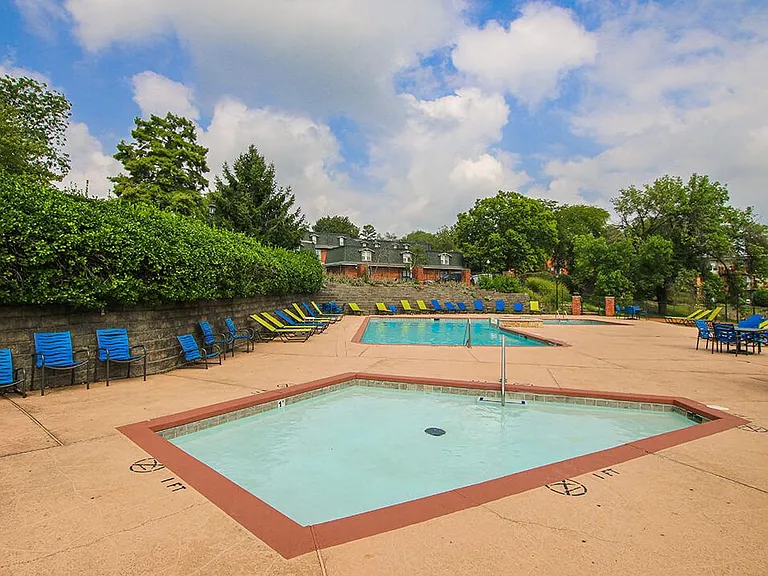 Four Swimming Pools!