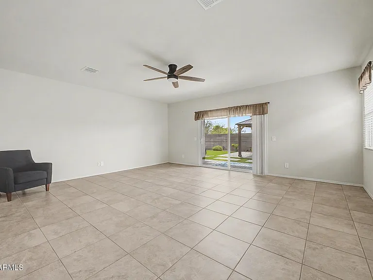 18363 W Whispering Wind Dr — Photo 8