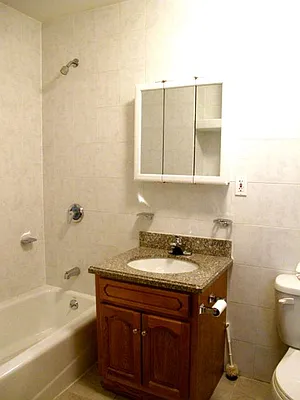 Rented by Veracity NYC LLC | media 16