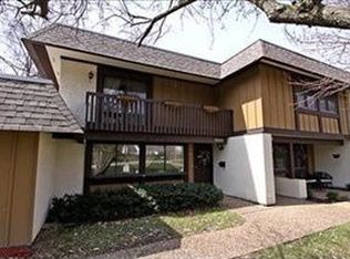 1343 Heritage Lndg, Saint Charles, MO 63303