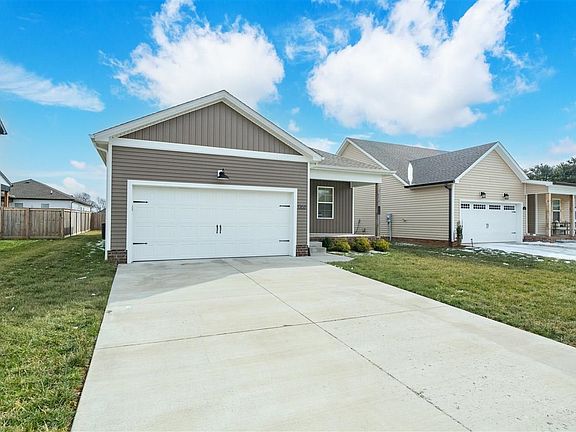 3rd image of 1968 Spring Lakes Cir