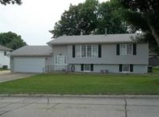 1305 Seymour St, Tama, IA 52339