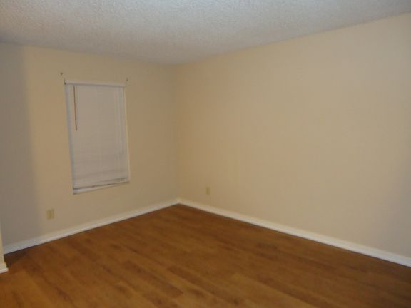 FRONT ROOM