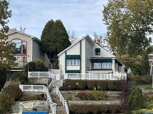 W949 Miramar DRIVE, East Troy, WI 53120