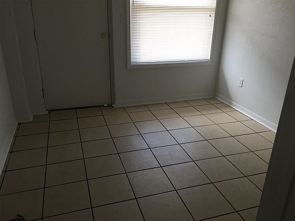 3rd image of 5607 Wesconnett Blvd