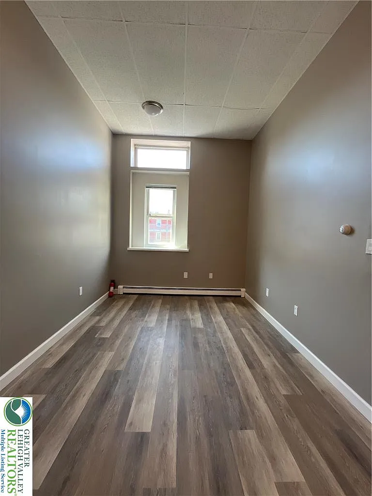 1 bed, 610 sqft, $1,150 — Photo 4