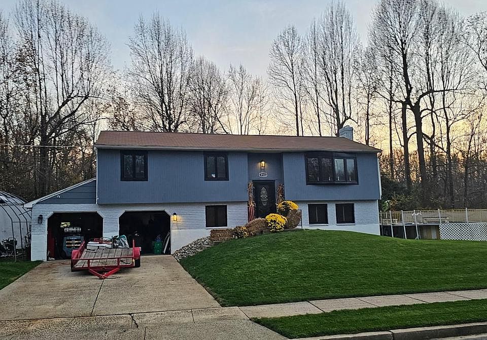 1st image of 998 Buckboard Dr