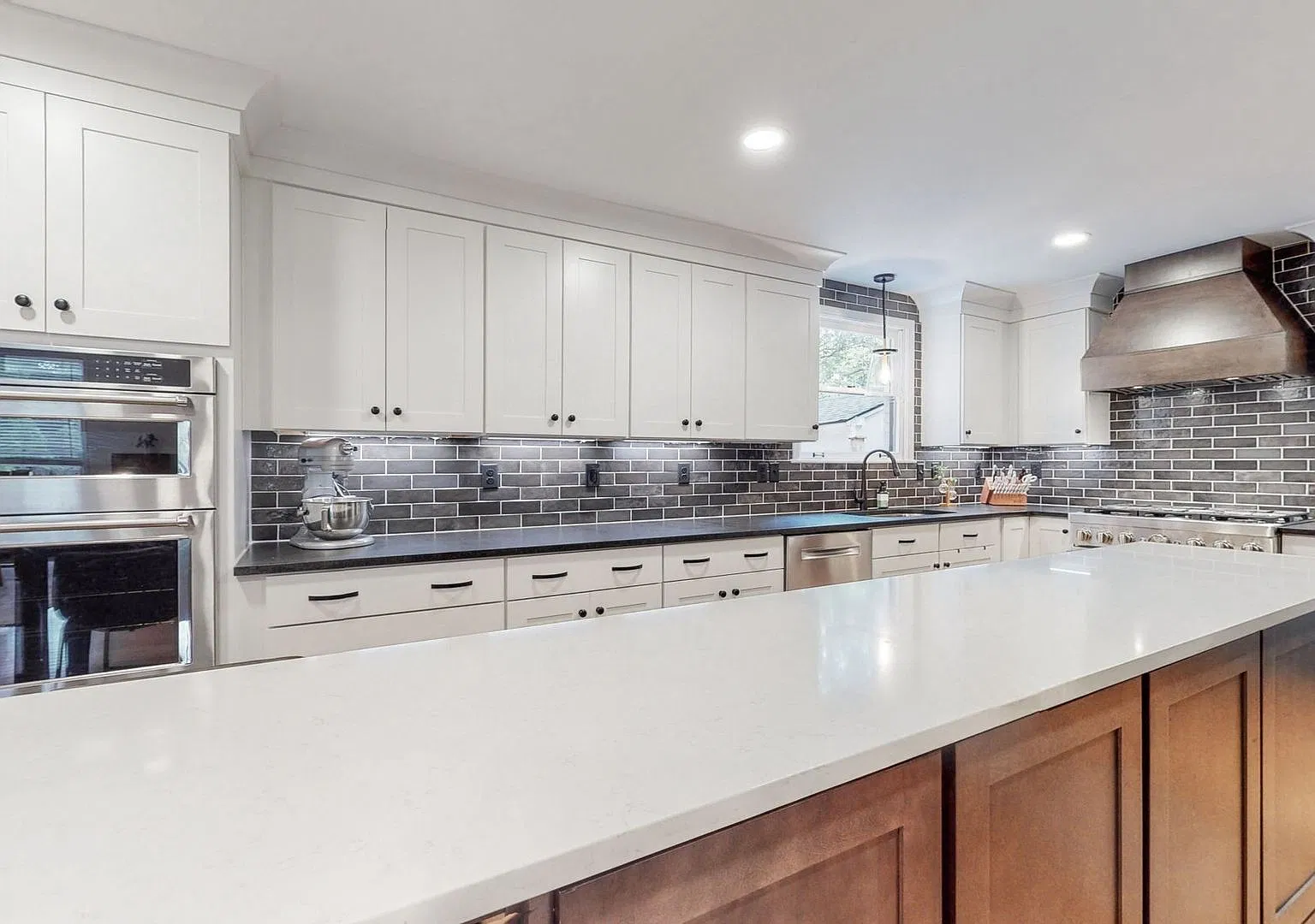 **Renovated Colonial On Over An Acre Zoned For Williamson County Brentwood Schools** — Photo 2