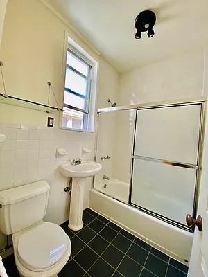 Rented by Zikos Realty Services | media 23