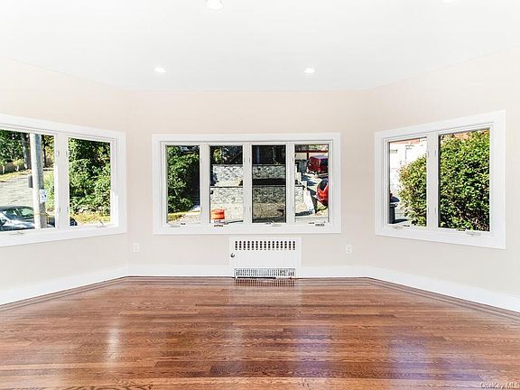 5th image of 32 Empire St