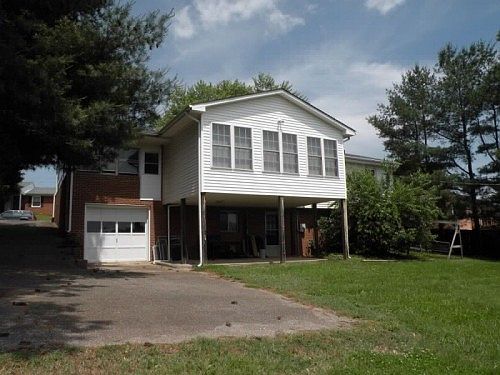 2nd image of 506 Aragona Dr