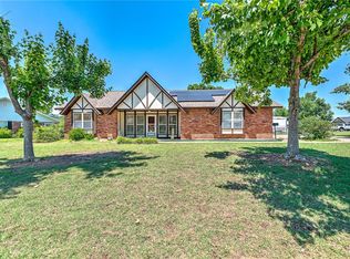 2001 W Magnolia St, Rogers, AR 72758