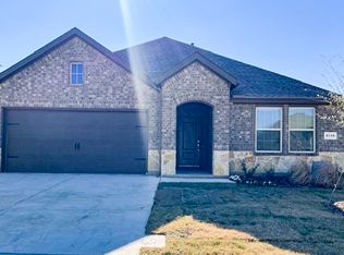 3713 Tumble Weed Ln, Aubrey, TX 76227