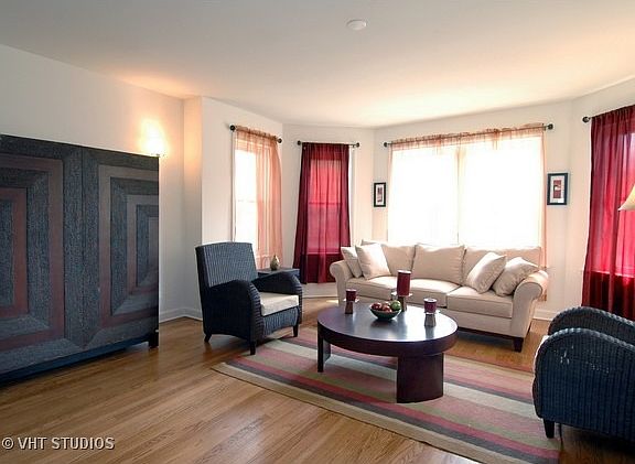 2nd image of 6052 N Claremont Ave #2S