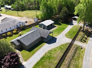 500 Fox Mountain Rd, Columbus, NC 28722