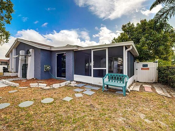 4th image of 11001 Underwood Pl