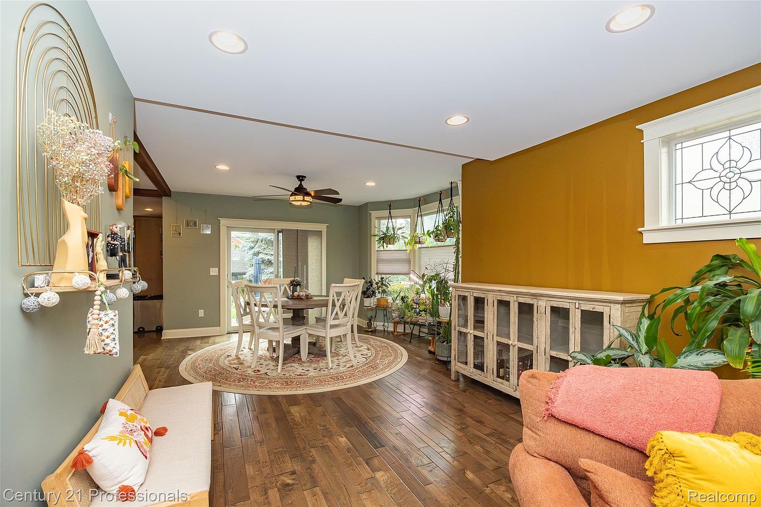 304 Gardenia Ave, photo 20