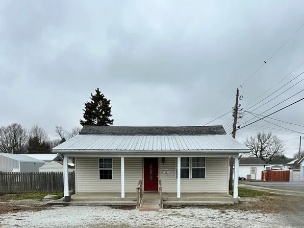 102 W 3rd St N, Greensburg, IN 47240