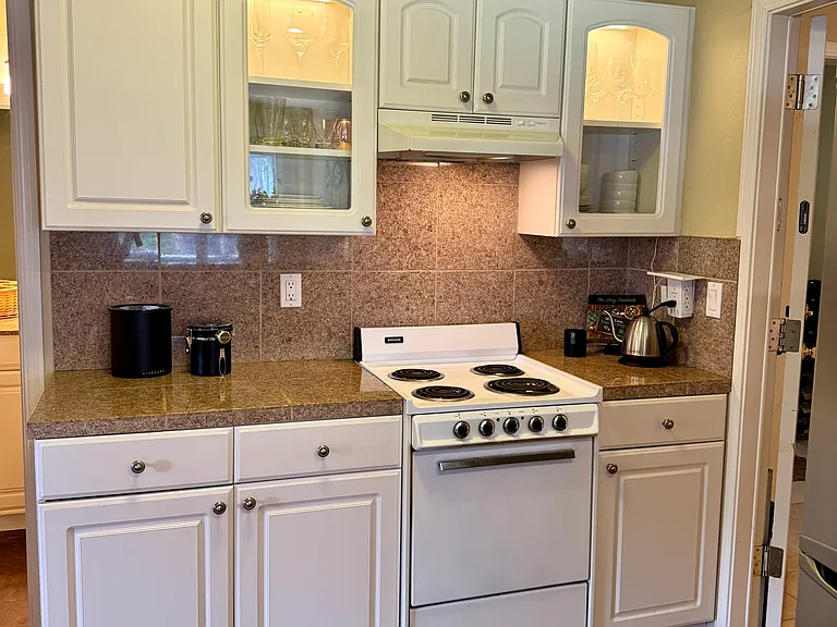 2823 Warren St #A — Photo 5