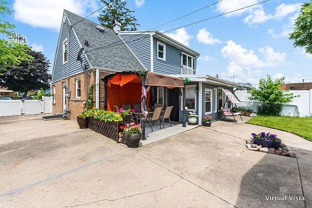 1st image of 3325 Lincoln St