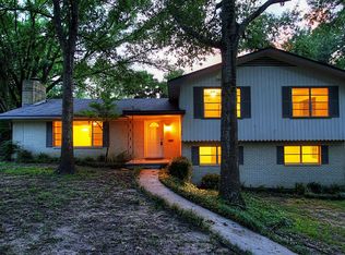 2106 Avenue R, Huntsville, TX 77340