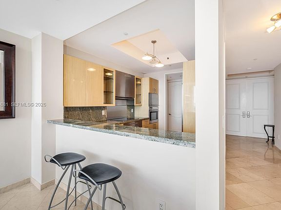 5th image of 100 S Pointe Dr APT 1703