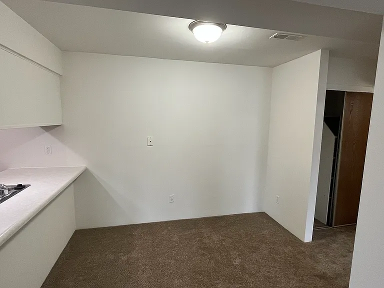 Charter Oaks Apartments — Photo 173