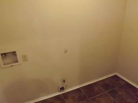 4th image of 9044 Lone Oak Dr