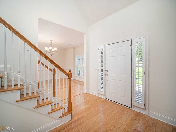 4th image of 1231 Fox Creek Dr