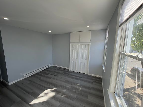 4th image of 528 Kennedy Blvd Floor 2