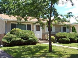 35 N Rose Ave, Addison, IL 60101