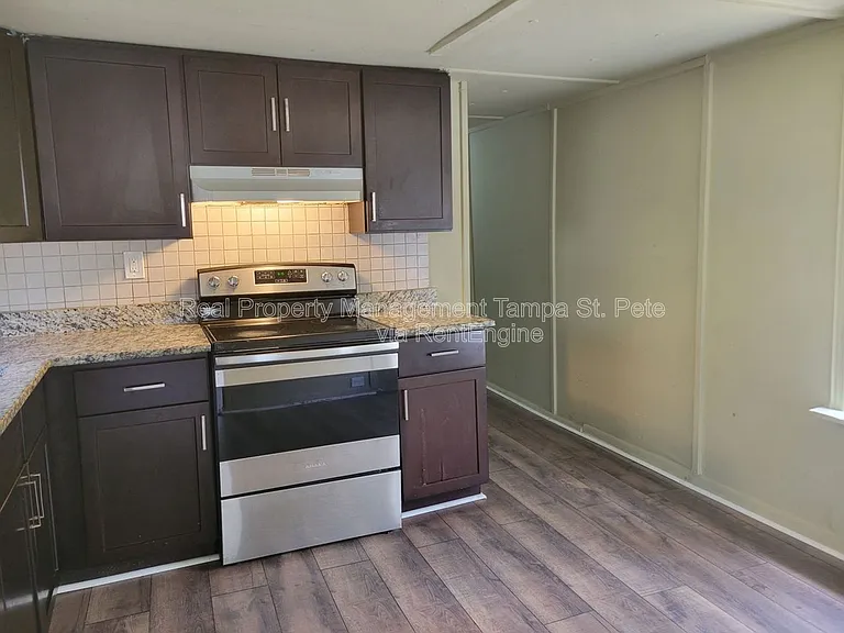 710 S 50th St #8 — Photo 8