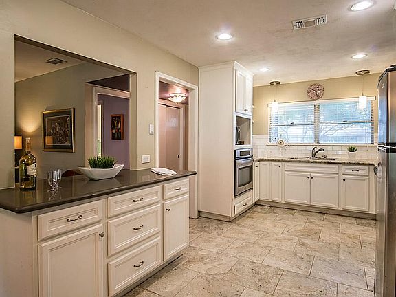3rd image of 5910 Hornwood Dr