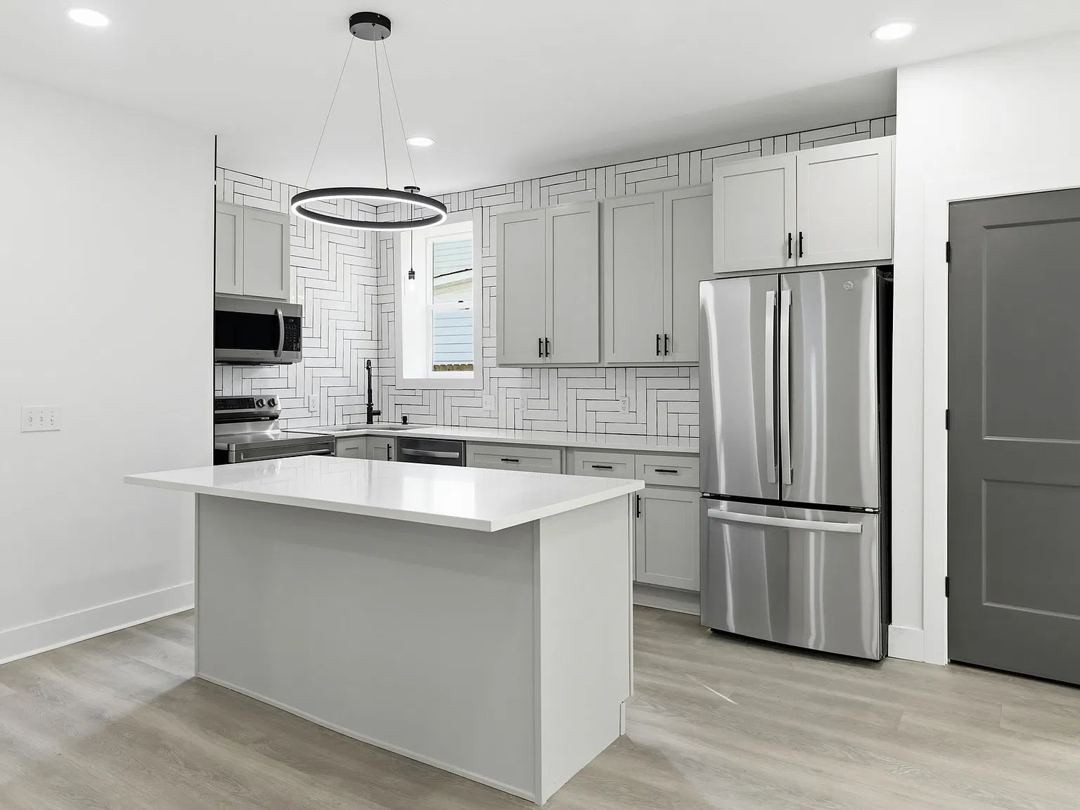 5 bed, 4.5 bath, 3043 sqft, $3,500 — Photo 4