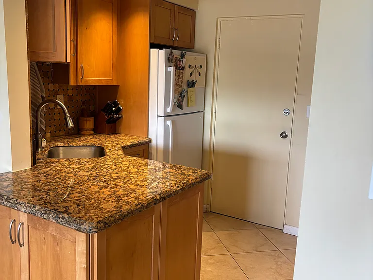 1831 NE 38th St #301 — Photo 6