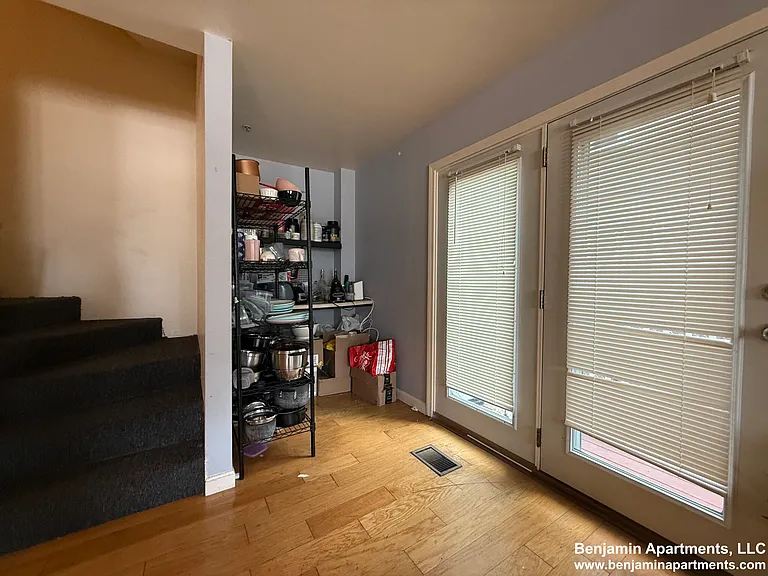 36 Raymond St #B — Photo 5