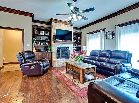 4th image of 401 Apple Blossom Dr