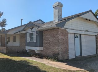 1001 N Broadway St, Moore, OK 73160