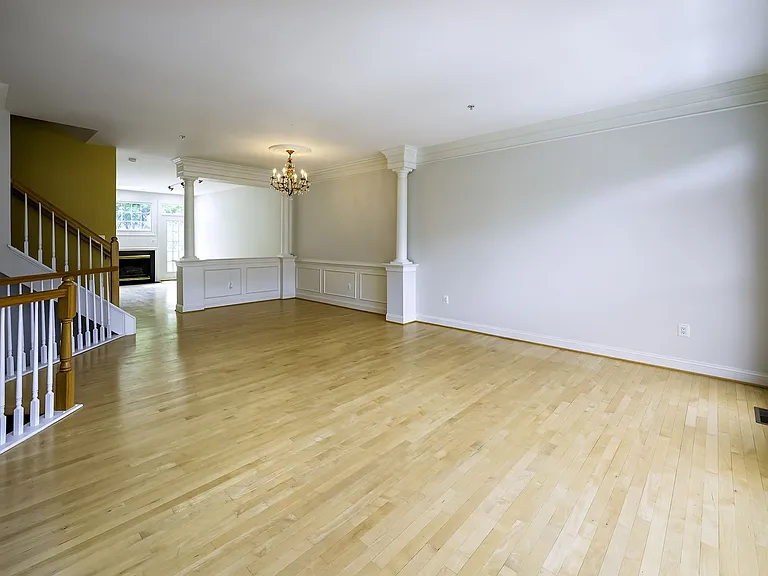 1156 Regal Oak Dr — Photo 6