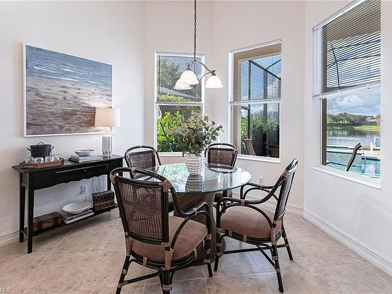 7863 Valencia Ct — Photo 18
