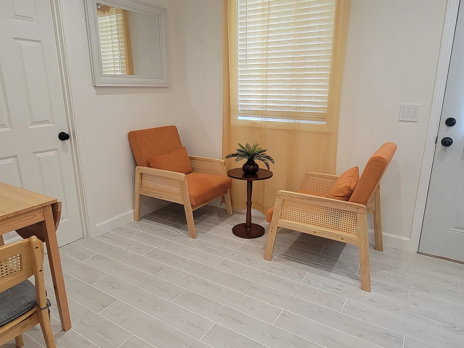 1 bed, 550 sqft, $2,400 — Photo 2