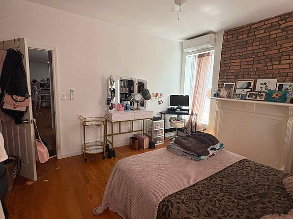 2nd image of 716 Franklin Ave #1A