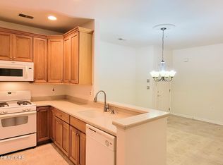 215 Sophee Ln, Lakewood, NJ 08701
