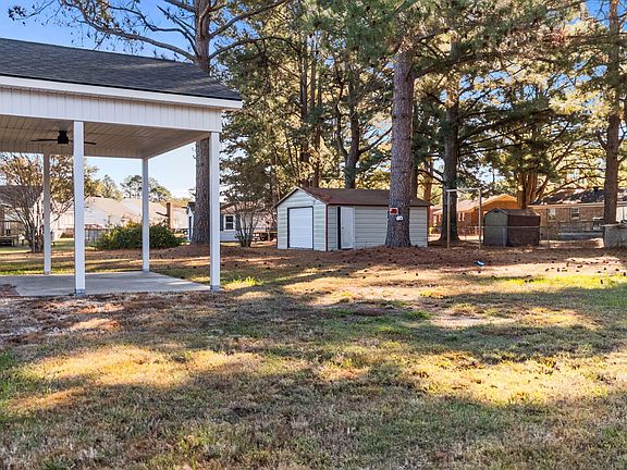 3rd image of 625 Speight Drive